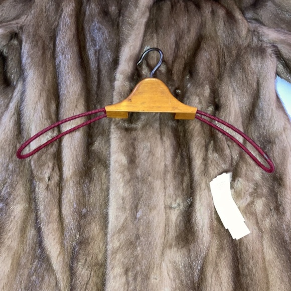 A. Hackman Furs VTG Mink Fur Coat With Beautiful Embroidered Stitching Inside - Picture 13 of 13